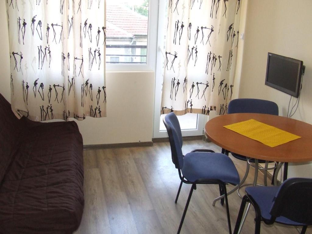 Asparuhov Guest Rooms And Apartments Varna Habitación foto